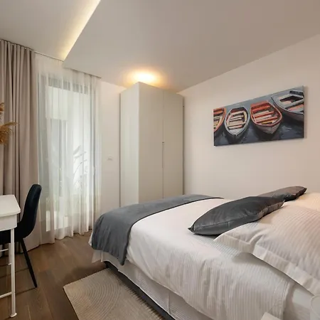 Seaside Escape Split