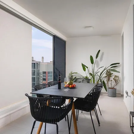 Seaside Escape Split