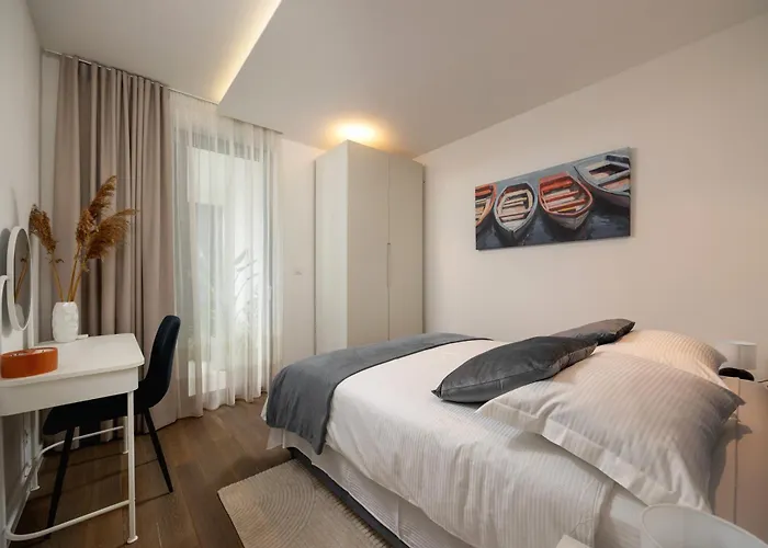 Seaside Escape Split